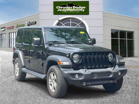 Used 2022 Jeep Wrangler Unlimited Sport AWD/4WD image 4