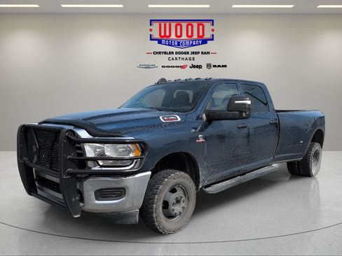 Used 2023 RAM 3500 Tradesman w/ Chrome Appearance Group AWD/4WD image 7