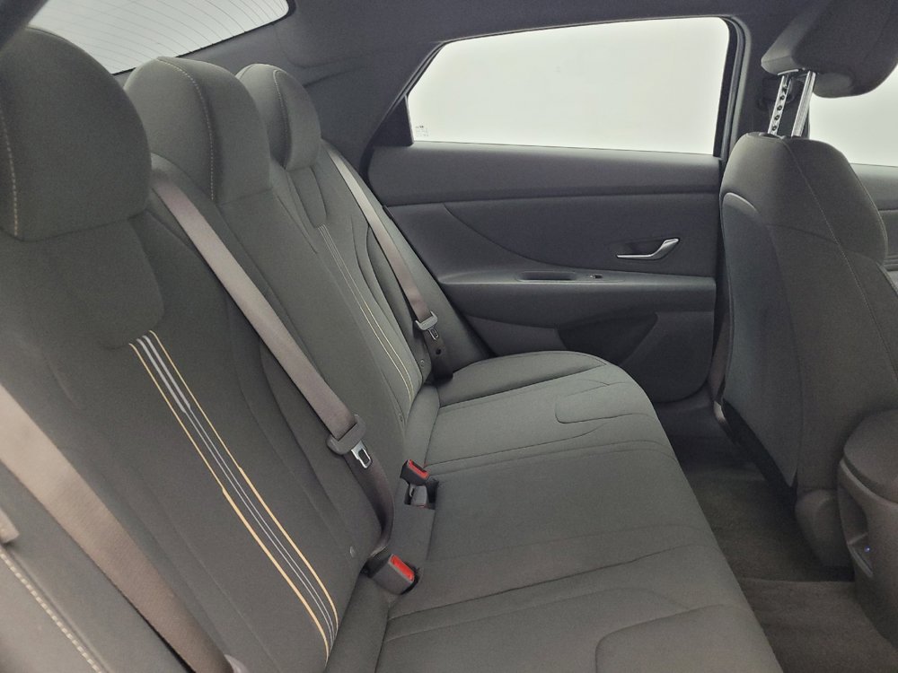 Used 2025 Hyundai Elantra Sport FWD image 19