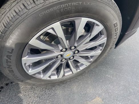 Certified 2022 Chevrolet Traverse Premier w/ LPO, Floor Liner Package image 5