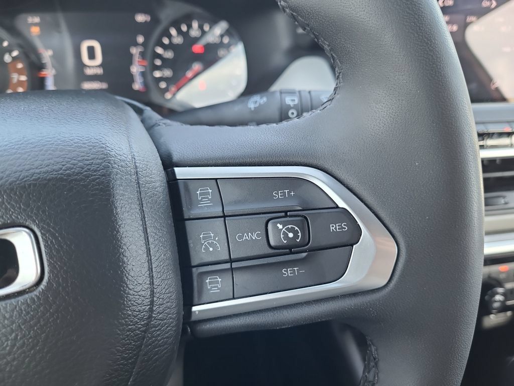 Used 2025 Jeep Compass Limited AWD/4WD image 24
