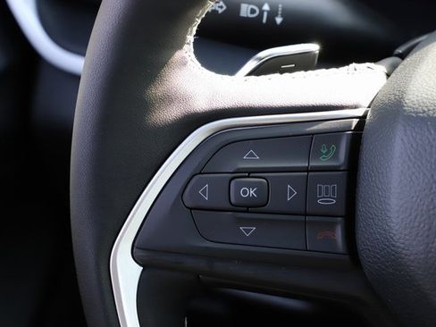 New 2025 Jeep Grand Cherokee Altitude image 21