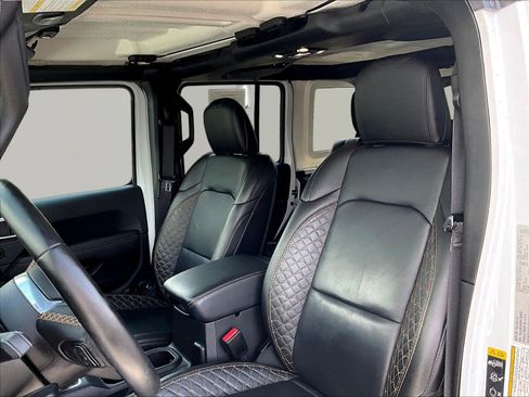 Used 2021 Jeep Wrangler Unlimited Sahara AWD/4WD image 21
