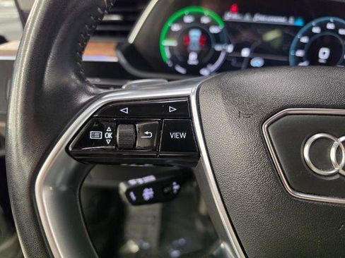 Used 2019 Audi e-tron Prestige w/ Prestige Package AWD/4WD image 11