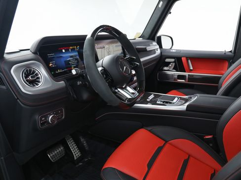 Used 2025 Mercedes-Benz G 63 AMG 4MATIC image 24