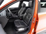 Certified 2024 Porsche Macan image 5