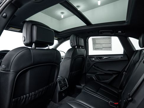 Certified 2026 Porsche Macan Turbo image 24