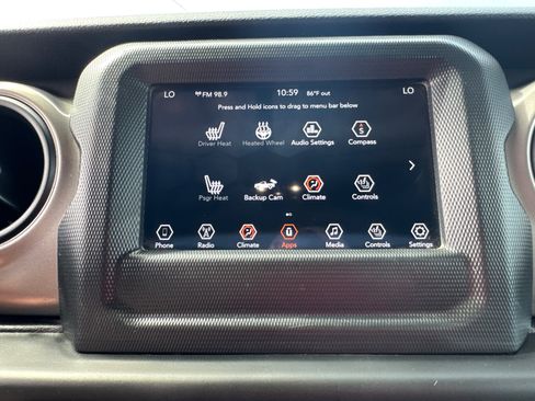 Used 2021 Jeep Gladiator Sport image 11