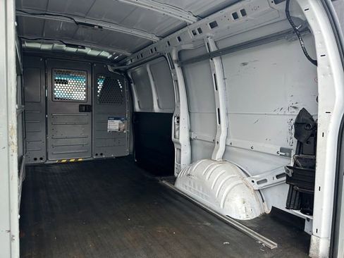 Used 2020 Chevrolet Express 2500 w/ Driver Convenience Package image 28