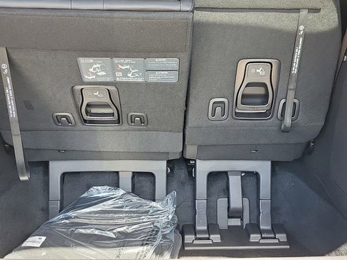 New 2025 Kia Carnival SX image 17