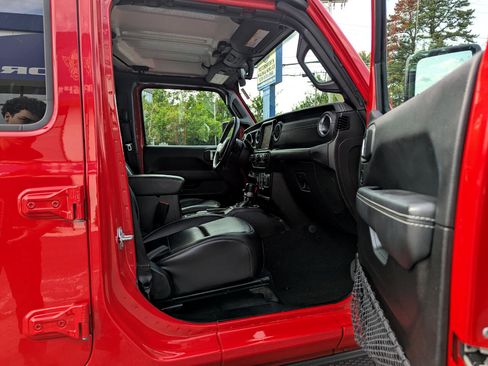 Used 2021 Jeep Wrangler Unlimited Sahara image 31