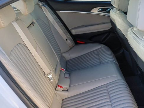 Used 2023 Genesis G70 2.0T w/ Sport Prestige Package image 18