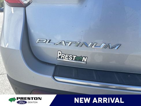 Used 2021 Ford Explorer Platinum w/ Equipment Group 601A AWD/4WD image 6