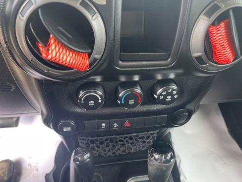 Used 2014 Jeep Wrangler Unlimited Sport AWD/4WD image 12