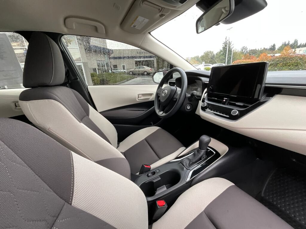 Used 2023 Toyota Corolla LE FWD image 18