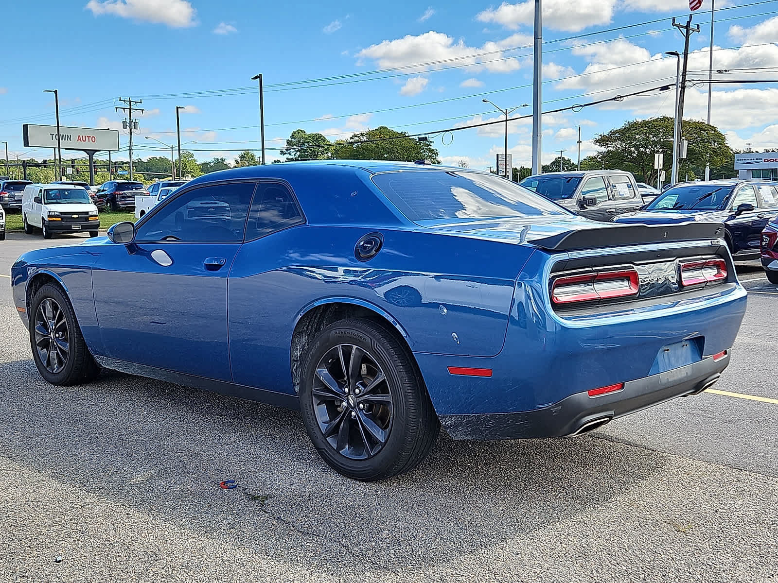 Used 2020 Dodge Challenger SXT w/ Blacktop Package AWD/4WD image 4