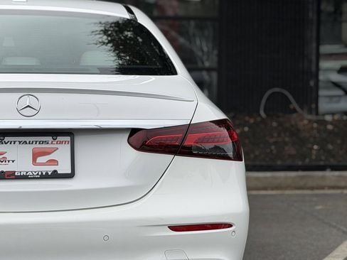 Used 2022 Mercedes-Benz E 350 Sedan image 16