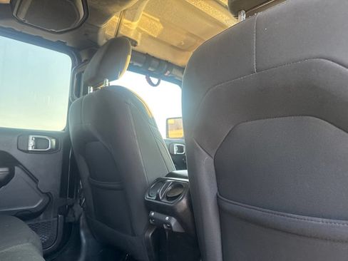 Used 2019 Jeep Wrangler Unlimited Sport S AWD/4WD image 26