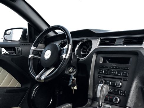 Used 2013 Ford Mustang Premium RWD image 15