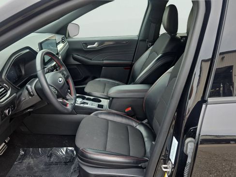 Used 2024 Ford Escape ST-Line w/ Tech Pack #1 AWD/4WD image 9