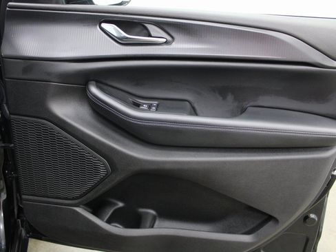 Used 2024 Jeep Grand Cherokee L Laredo image 31