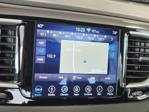 Used 2019 Chrysler Pacifica Touring Plus w/ Advanced Safetytec Group FWD image 23