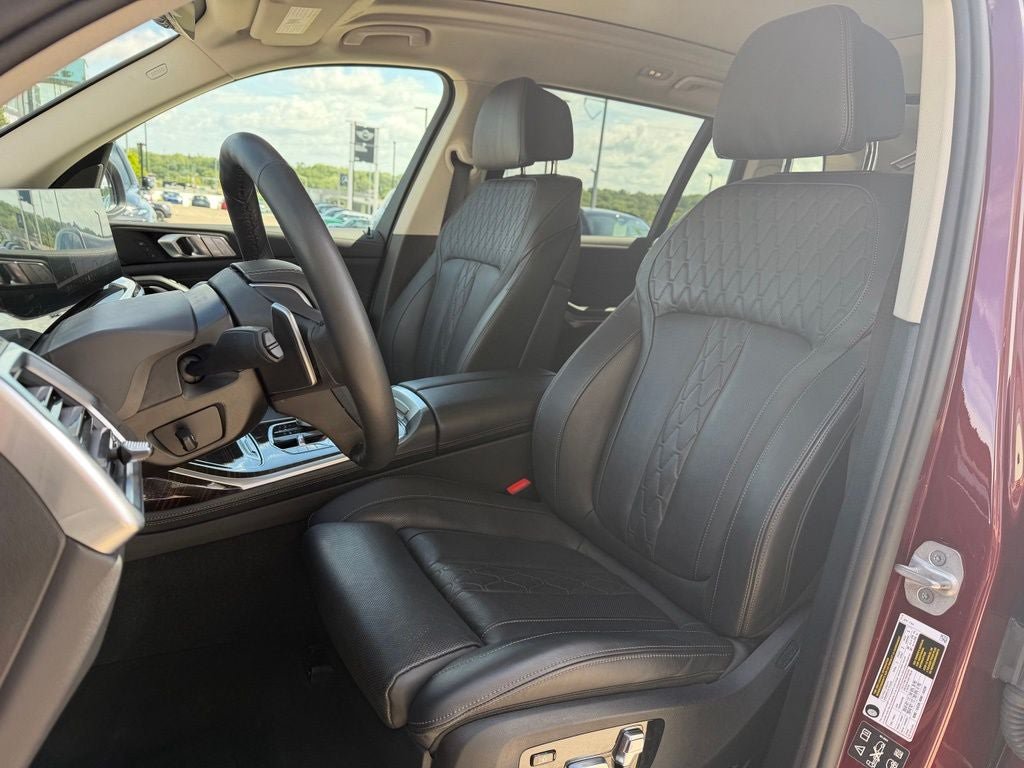 Used 2026 BMW X7 xDrive40i AWD/4WD image 11