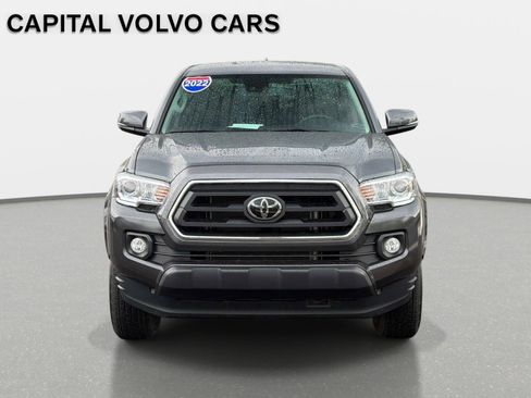 Used 2022 Toyota Tacoma SR5 w/ Technology Package image 2
