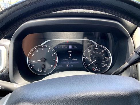 Used 2020 Nissan Titan SV w/ SV Convenience Package RWD image 18