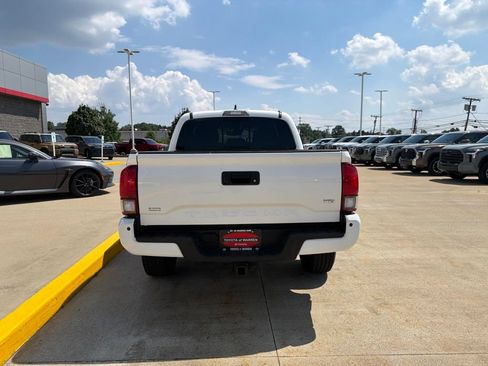 Used 2019 Toyota Tacoma TRD Off-Road w/ Technology Package AWD/4WD image 7