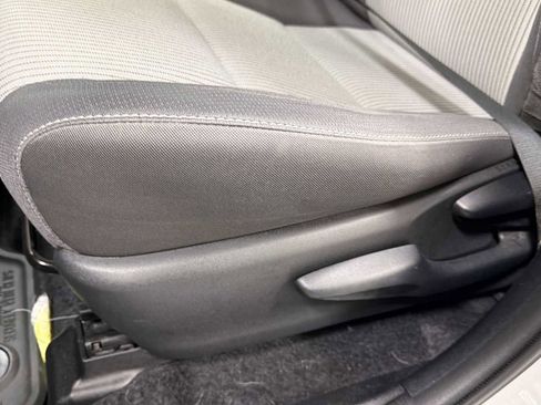 Used 2013 Toyota RAV4 XLE image 14