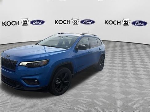Used 2023 Jeep Cherokee Altitude Lux w/ Lux Elite Package AWD/4WD image 3