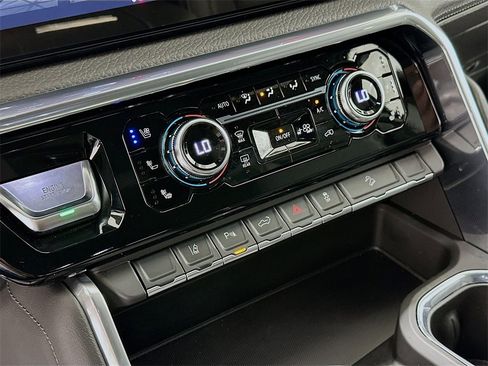 Used 2025 GMC Sierra 2500 Denali w/ Denali Reserve Package image 16