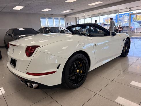 Used 2015 Ferrari California T RWD image 2