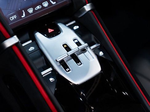 Used 2025 Ferrari Roma Spider image 31