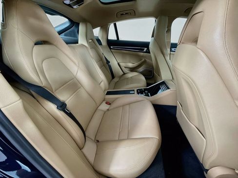 Used 2023 Porsche Panamera image 29