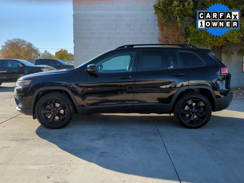 Used 2019 Jeep Cherokee Latitude Plus image 3