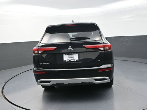 Used 2023 Mitsubishi Outlander SE image 8