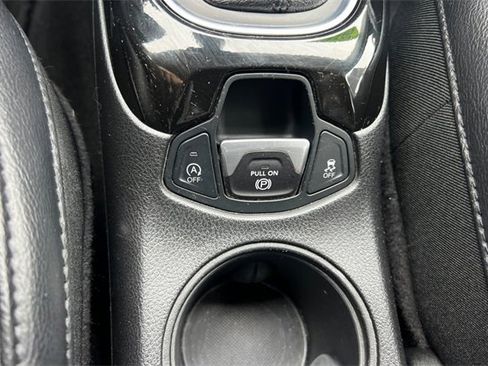 Used 2019 Jeep Compass Latitude image 41