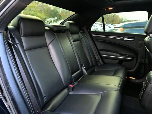 Used 2022 Chrysler 300 S w/ Comfort Group image 10