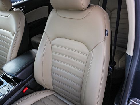 Used 2019 Ford Edge SEL w/ Equipment Group 201A image 16