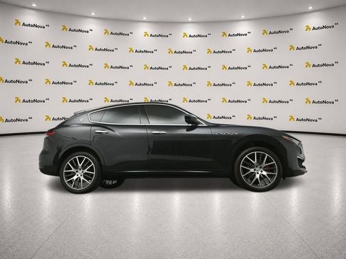 Used 2022 Maserati Levante GT AWD/4WD image 51