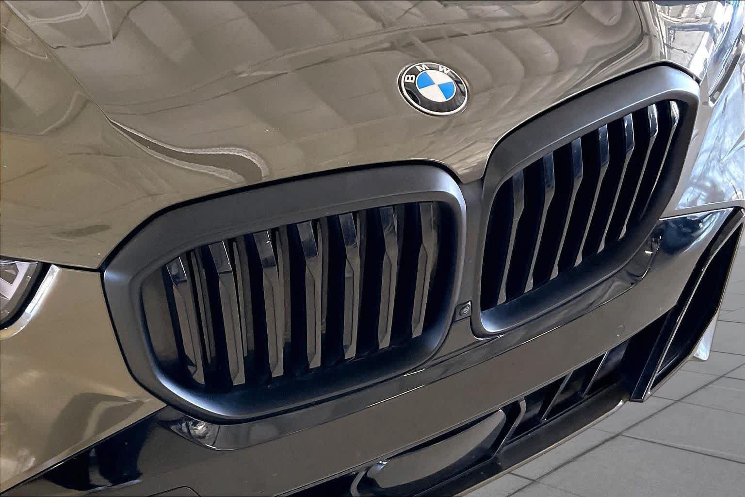 Used 2024 BMW X5 sDrive40i w/ M Sport Package RWD image 30