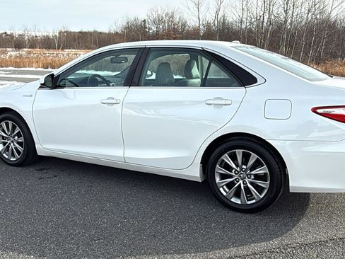 Used 2016 Toyota Camry XLE image 11