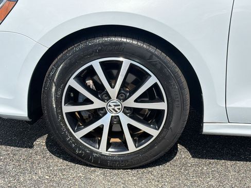 Used 2017 Volkswagen Jetta SE FWD image 11