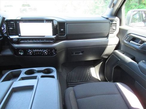 Used 2024 Chevrolet Silverado 1500 LT AWD/4WD image 14