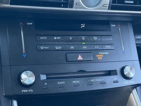 Used 2016 Lexus IS 200t image 30