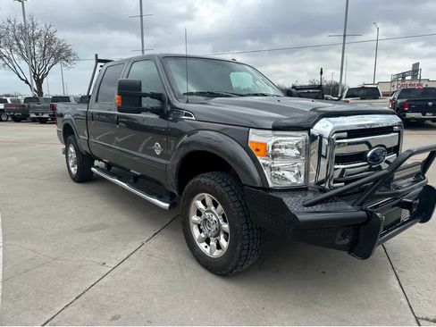 Used 2016 Ford F250 Lariat w/ Lariat Ultimate Package image 5