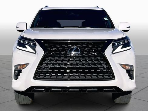 Used 2023 Lexus GX 460 image 4