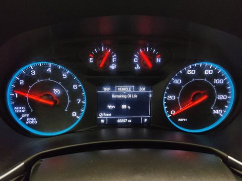 Used 2021 Chevrolet Equinox LS image 23